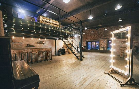 Wandelbares Eventstudio für kreative Produktionen